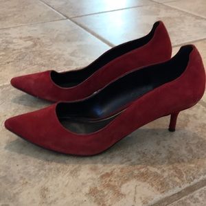 Size 7.5 red pumps
